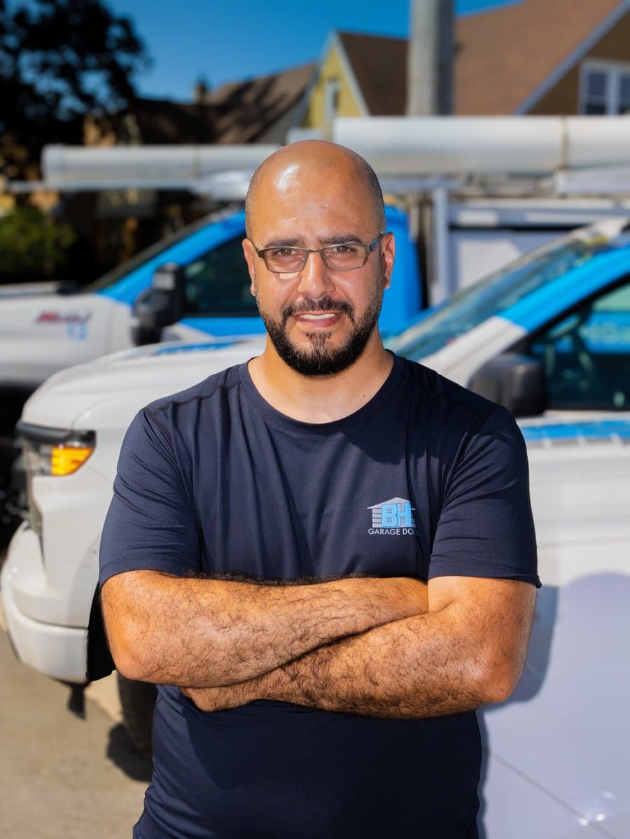 Wael Ajaj, Installer